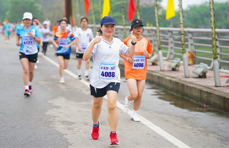 cong-chuc-nguoi-lao-dong-vksnd-huyen-hai-lang-tham-gia-giai-marathon-huyen-hai-lang-lan-thu-nhat-nam-2024