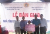 Bàn giao nhà “Mái ấm Công đoàn”