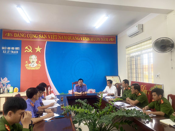 Trực tiếp kiểm sát việc tiếp nhận, phân loại tin báo, tố giác tội phạm và Thi hành án hình sự tại 02 UBND cấp xã.