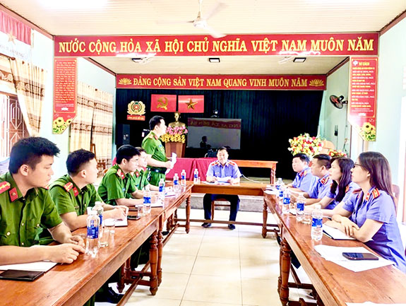 Viện kiểm sát nhân dân tỉnh Quảng Trị trực tiếp kiểm sát việc tiếp nhận, giải quyết nguồn tin về tội phạm tại Công an xã Bến Hải