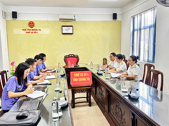VKSND Khu vực 8 phối hợp với Thuế cơ sở 4 tăng cường thu hồi nợ thuế, bảo vệ lợi ích Nhà nước